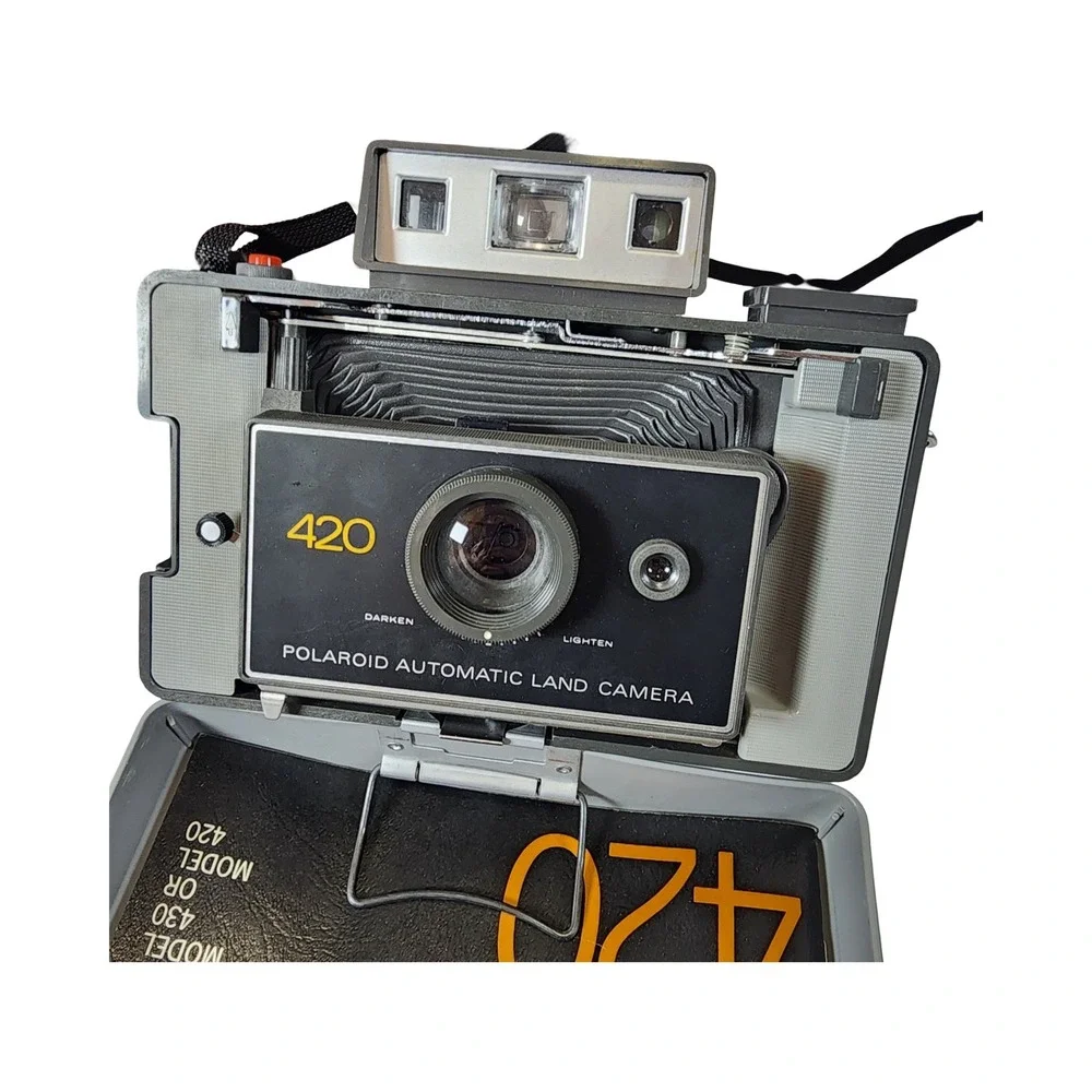 Polaroid 420 Automatic Land Camera Vintage‎ Set with Case Flashcubes Manual